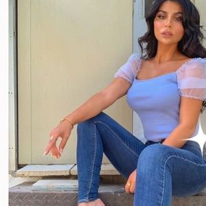 Sold! Zara  top. Balloon sleeve top. M